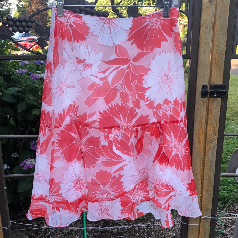 Petite Sophisticate salmon and white silk skirt with ruffle size 4